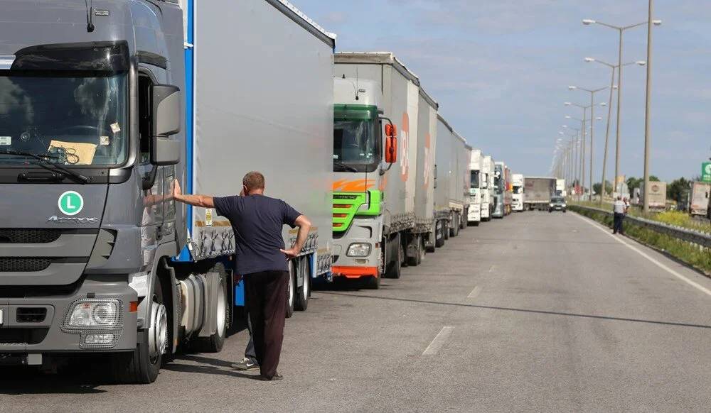 TIR'lar kapıda kaldı. Avrupa İhracatçılara bile vize eziyeti çektiriyor - Resim: 4